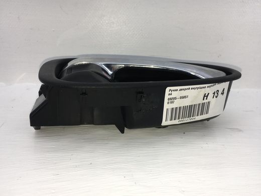 Ручка двери внутренняя передняя задняя правая TOYOTA AVENSIS T27 2009-2011 69205-05051, 69205-05051, A