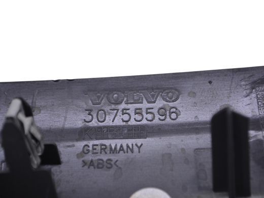 Накладка центральної консолі задня VOLVO XC60 2013-2017 (39868889) 30755596, 30755596, A