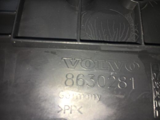 Накладка центральной консоли правая VOLVO XC60 2008-2013 (39819357) 8630281, 8630281, B