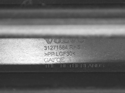 Кронштейн пола багажника правый VOLVO XC60 2013-2017 31271584, 31271584, B