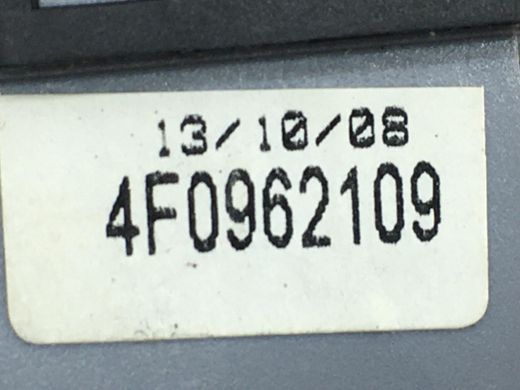 Блок кнопок в торпеду AUDI Q5 2008-2012 (вимикач сигналізації) 4F0962109, 4F0962109, A