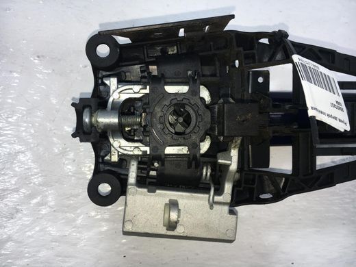 Ручка двери наружная передняя правая CHEVROLET TRAX U200 2013-2016 (в зборі) 95933257, 95933257, A