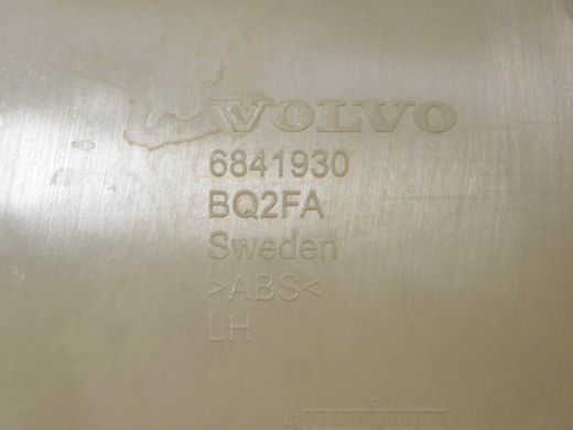 Накладка средней стойки нижняя левая VOLVO XC60 2008-2013 (39818023) 6841930, 6841930, A