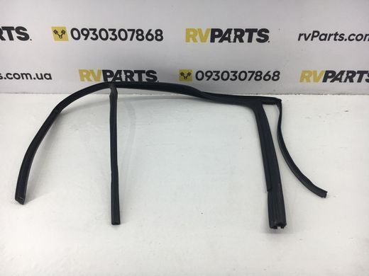 Ущільнювач бічного скла задній лівий VOLKSWAGEN TIGUAN 2007-2011 5N0839431F5AP, 5N0839431F5AP, A