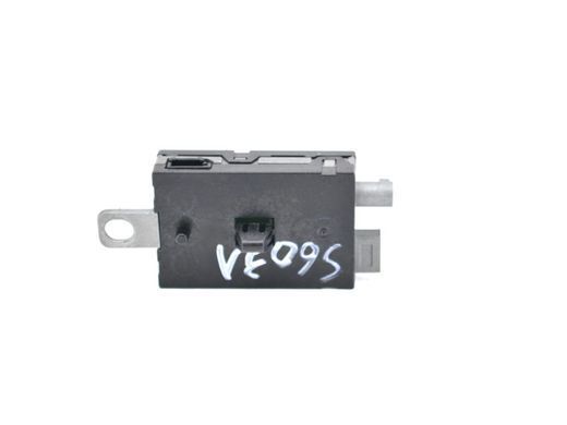 Підсилювач антени задній правий VOLVO S60 Y20 2013-2018 30761696, 30761696, A