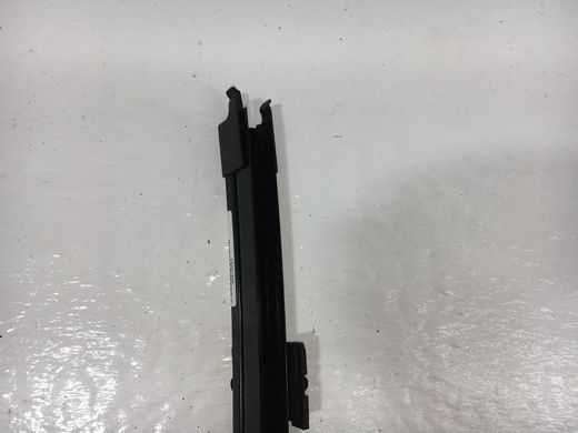 Направляюча скла двері передня права NISSAN NAVARA D40 2005-2010 80214EA000, 80214EA000, A