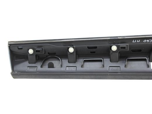Накладка дверей нижня передня права зовнішня VOLVO XC60 2017- (39794891) 32208730, 32208730, B
