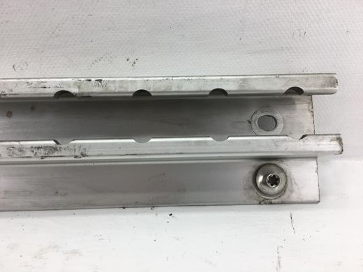 Кронштейн підлоги багажника верхній задній правий NISSAN NAVARA D40 2005-2010 93390EB000, 93390EB000, B