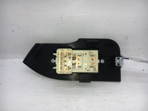 Кнопка включення мотора склопідіймача задня права CHEVROLET CAPTIVA 2006-2011 96628550, 96628550, A