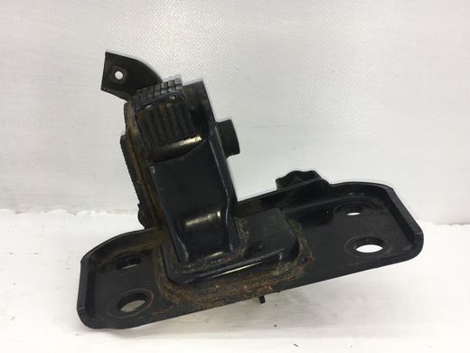 Подушка двигателя передняя левая TOYOTA AVENSIS T27 2009-2011 123720R040, 123720R040, B