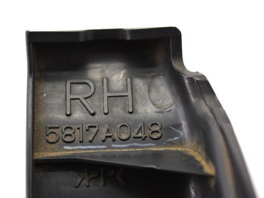 Заглушка крышки багажника правая MITSUBISHI OUTLANDER XL 2006-2010 5817A048, 5817A048, A