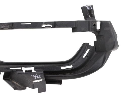 Кронштейн протитуманної фари передній правий VOLVO S90 SPA 2016-2020 31383905, 31383905, B