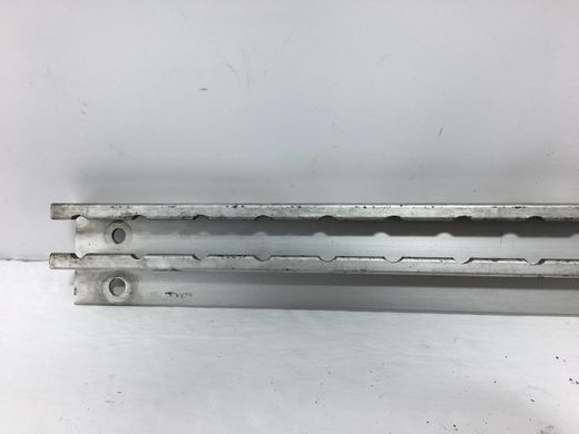 Кронштейн пола багажника верхний задний правый NISSAN NAVARA D40 2005-2010 93396EB000, 93396EB000, A