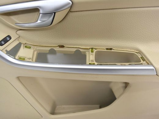 Карта дверей передня права VOLVO XC60 2008-2013 8635777, 8635777, B
