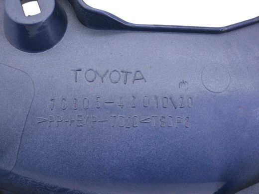 Накладка крышки багажника нижняя правая внешняя TOYOTA RAV4 CA30W 2005-2010 (76805-42010-J0) 76805-42010, 76805-42010, A