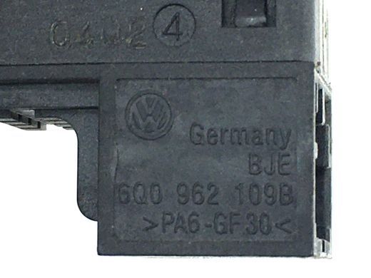 Кнопка сигнализации SKODA SUPERB 3T 2008&ndash;2013 6Q0962109B, 6Q0962109B, A