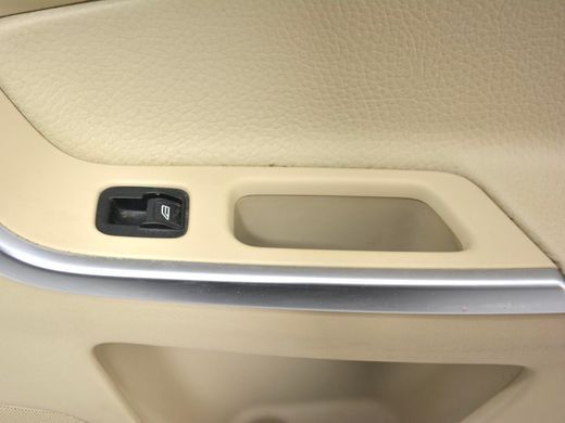 Карта дверей задня права VOLVO XC60 2008-2013 8648384, 8648384, B