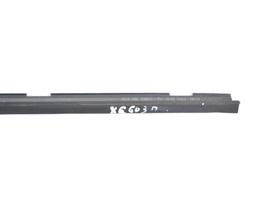 Ущільнювач бічного скла нижній задній правий VOLVO XC60 2017- 31693185, 31693185, A