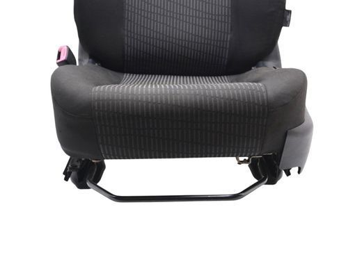 Сиденье переднее левое TOYOTA AVENSIS T27 2012-2015 (механічне, без Airbag) 72020-05050, 72020-05050, A