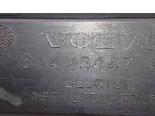 Молдинг бампера нижний передний левый VOLVO S90 SPA 2016-2020 31425448, 31425448, B