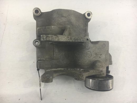 Кронштейн генератора нижній HYUNDAI SANTA FE CM 2006-2009 37472-27000, 37472-27000, A