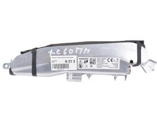Подушка спинки сидения передняя правая VOLVO XC60 2017- 32227699, 32227699, A