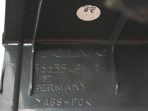 Накладка задней стойки нижняя правая VOLVO V50 P12 2010-2012 (39891713) 8663549, 8663549, A