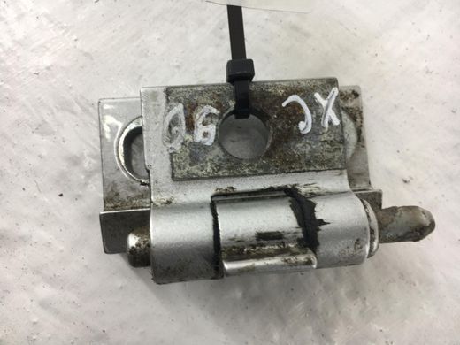 Петля двери нижняя передняя задняя правая VOLVO XC90 2002-2014 8693023, 8693023, A