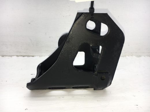 Кронштейн опори двигуна передній TOYOTA AVENSIS T27 2009-2011 12311-0R010, 12311-0R010, A