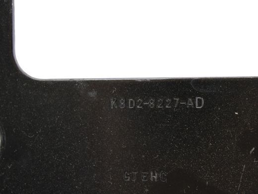 Кронштейн кріплення радіатора лівий LAND ROVER DISCOVERY SPORT L550 2019- (K8D28227AD) LR117328, LR117328, A