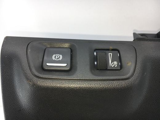 Накладка торпедо нижня ліва GMC ACADIA 2016-2019 (з кнопками, 84296624) 84577816, 84577816, A