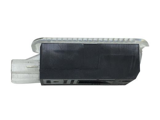 Плафон освещения салона задний левый правый AUDI Q5 2008-2012 4E0947415, 4E0947415, A