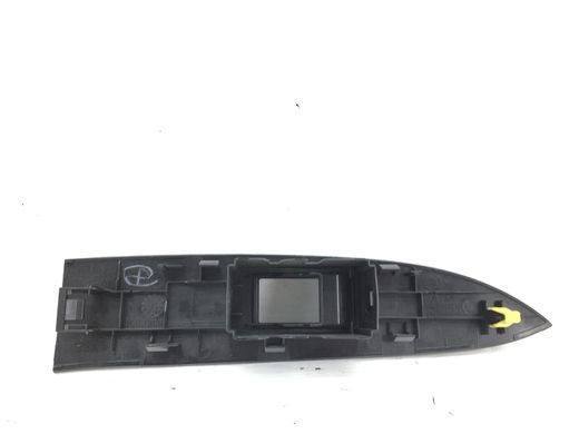 Накладка на кнопку задня ліва TOYOTA AVENSIS T27 2009-2011 74272-05040, 74272-05040, B