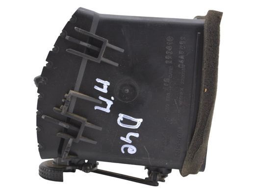 Дефлектор повітряний передній правий NISSAN NAVARA D40 2005-2010 68760EB31C, 68760EB31C, A